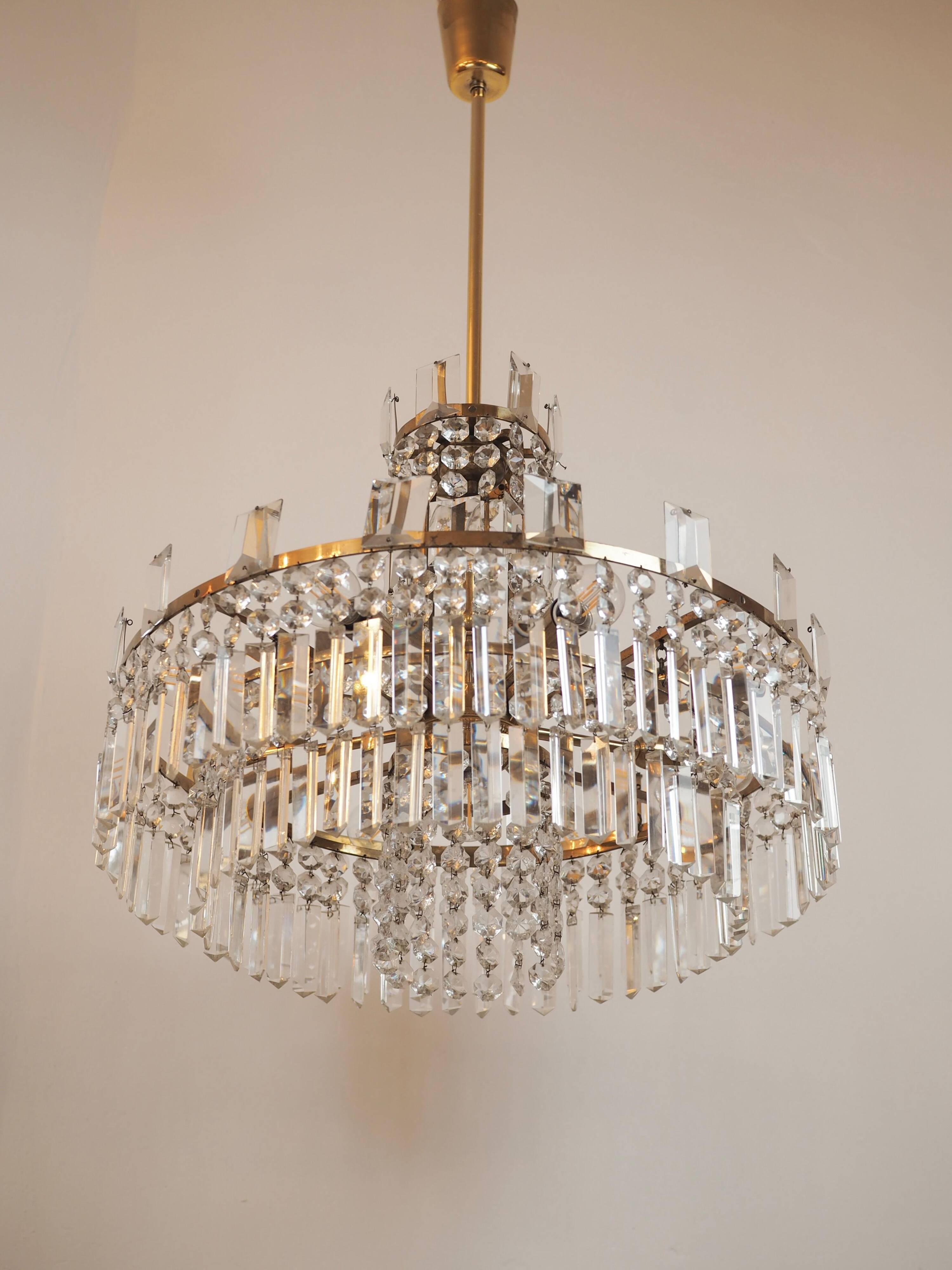 Mid-century crystal chandelier "Model F 518" by Bakalowits & Söhne