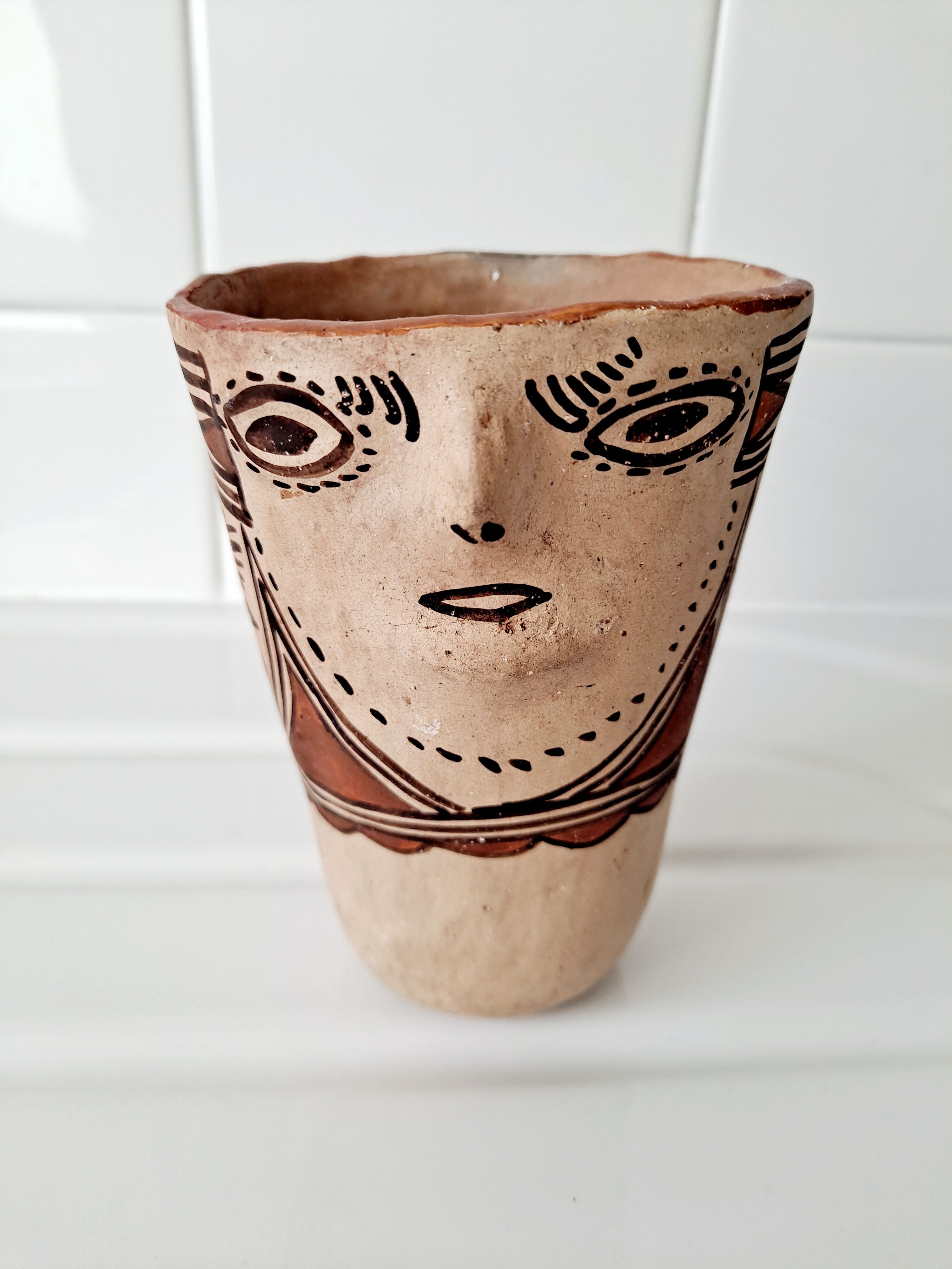 Anthropomorphic cup