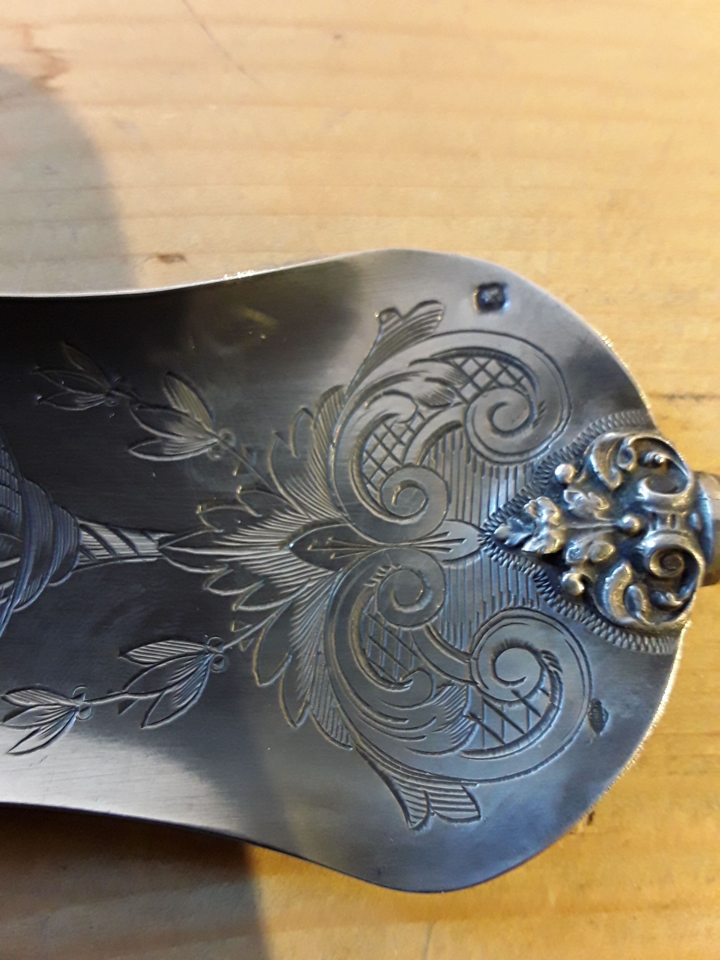 Filled silver pie shovel