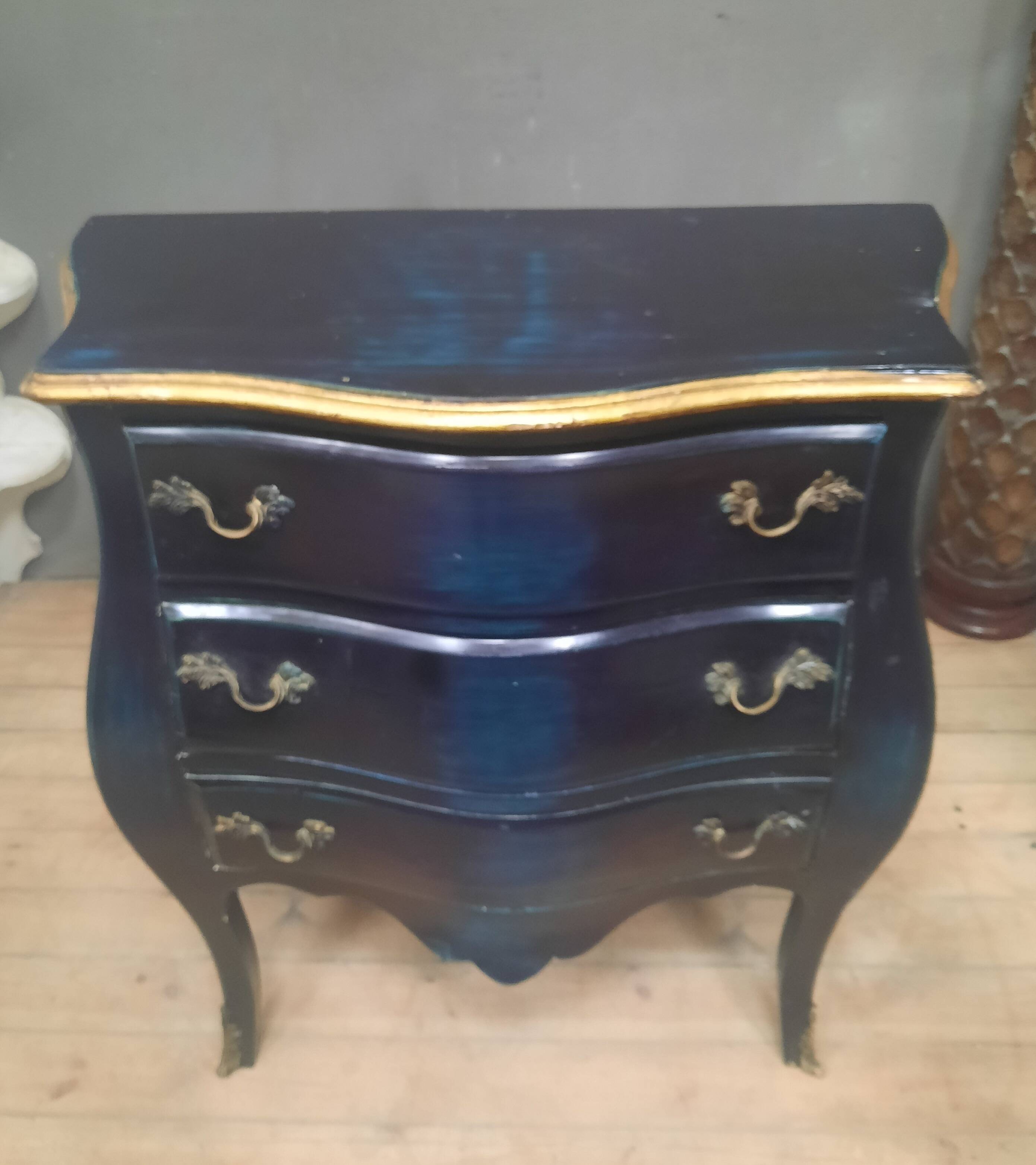Commode de style Louis XV  laquée  bleu/noir