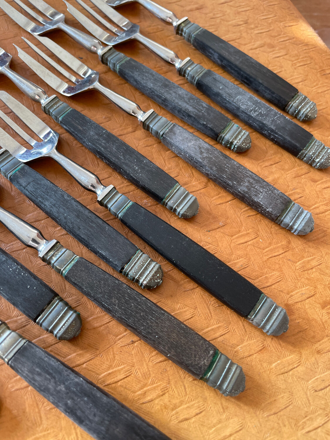 Dessert forks