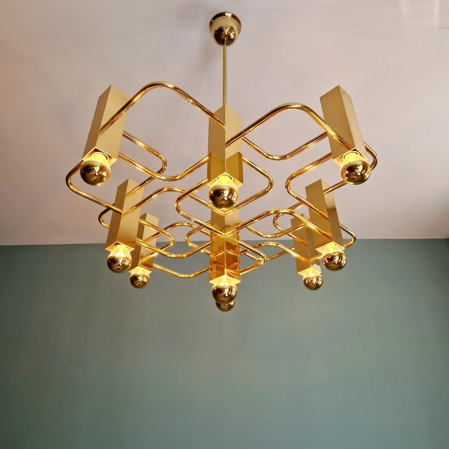 Geometric brass chandelier, design G. Sciolari, Boulanger, 1970