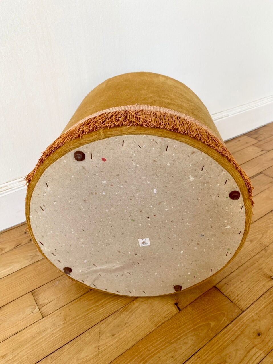 Mustard velvet pouf