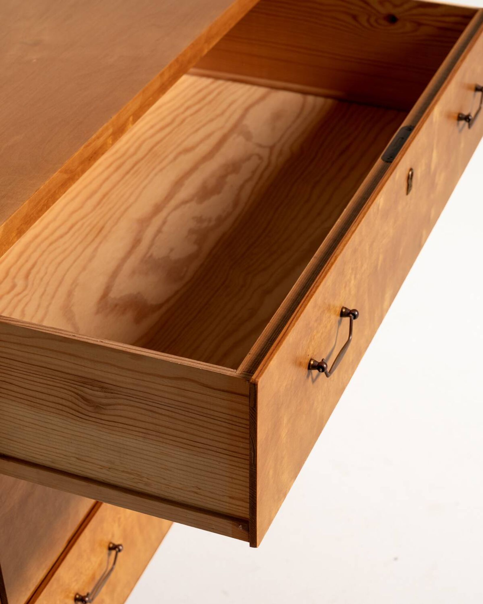Commode en bouleau suédois, années 1950