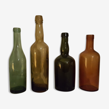 Bouteilles anciennes en verre