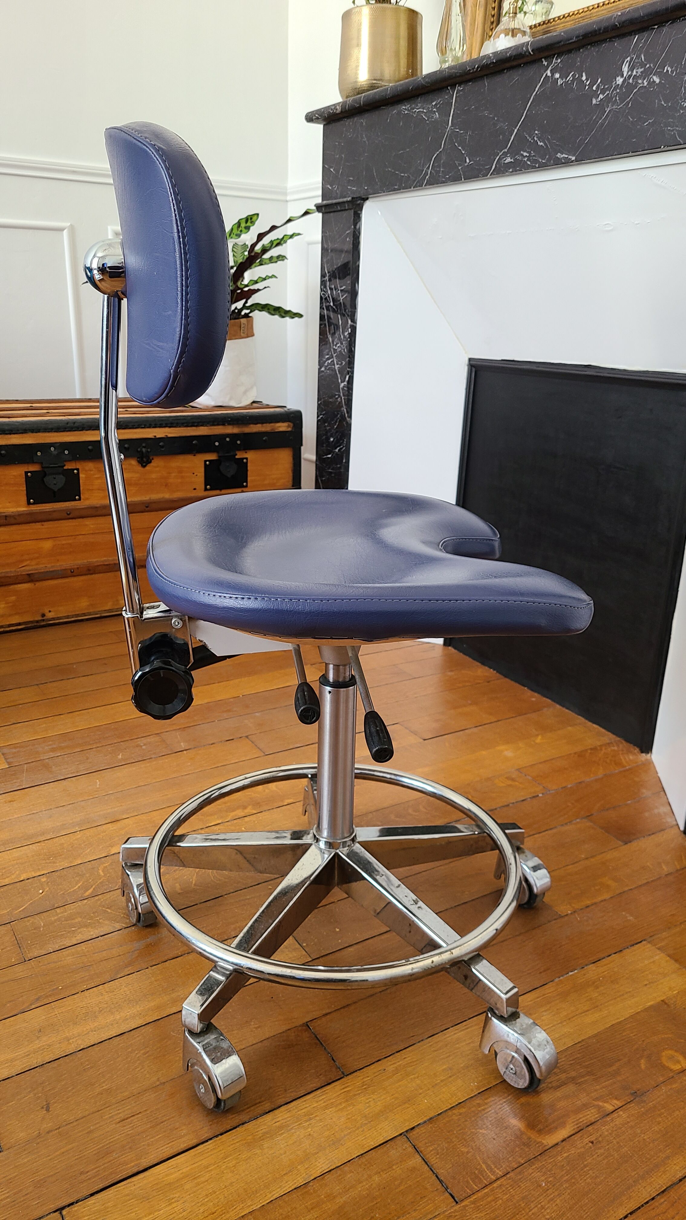 Fauteuil de dentiste en cuir vintage
