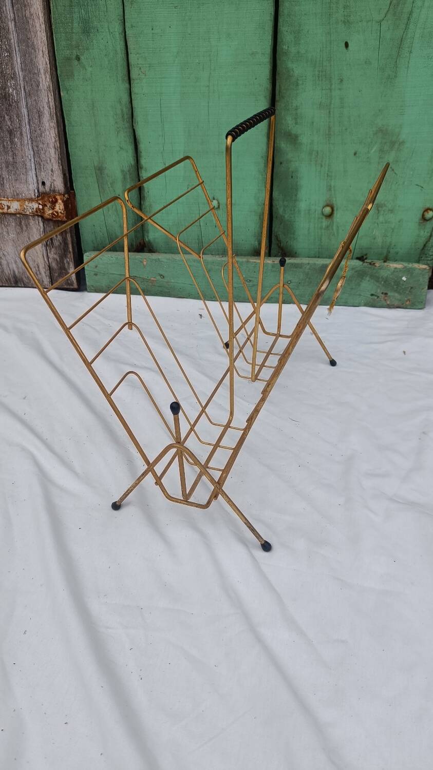 Vintage vinyl magazine rack