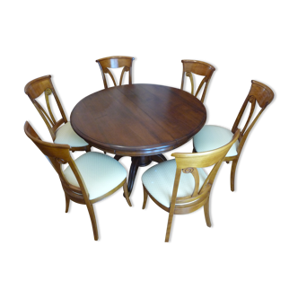 Roundtable with 6 beech chairs