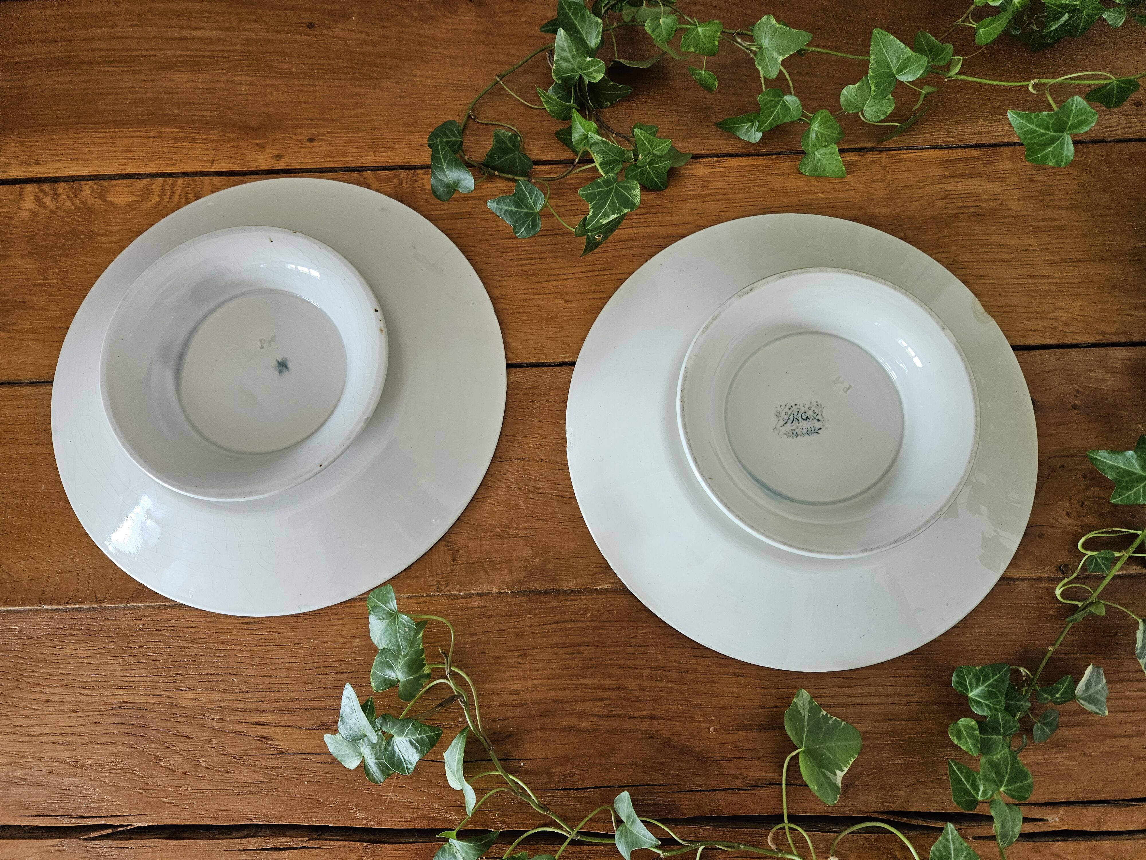 Paire de plats à mignardises anciens en faïence de Lunéville