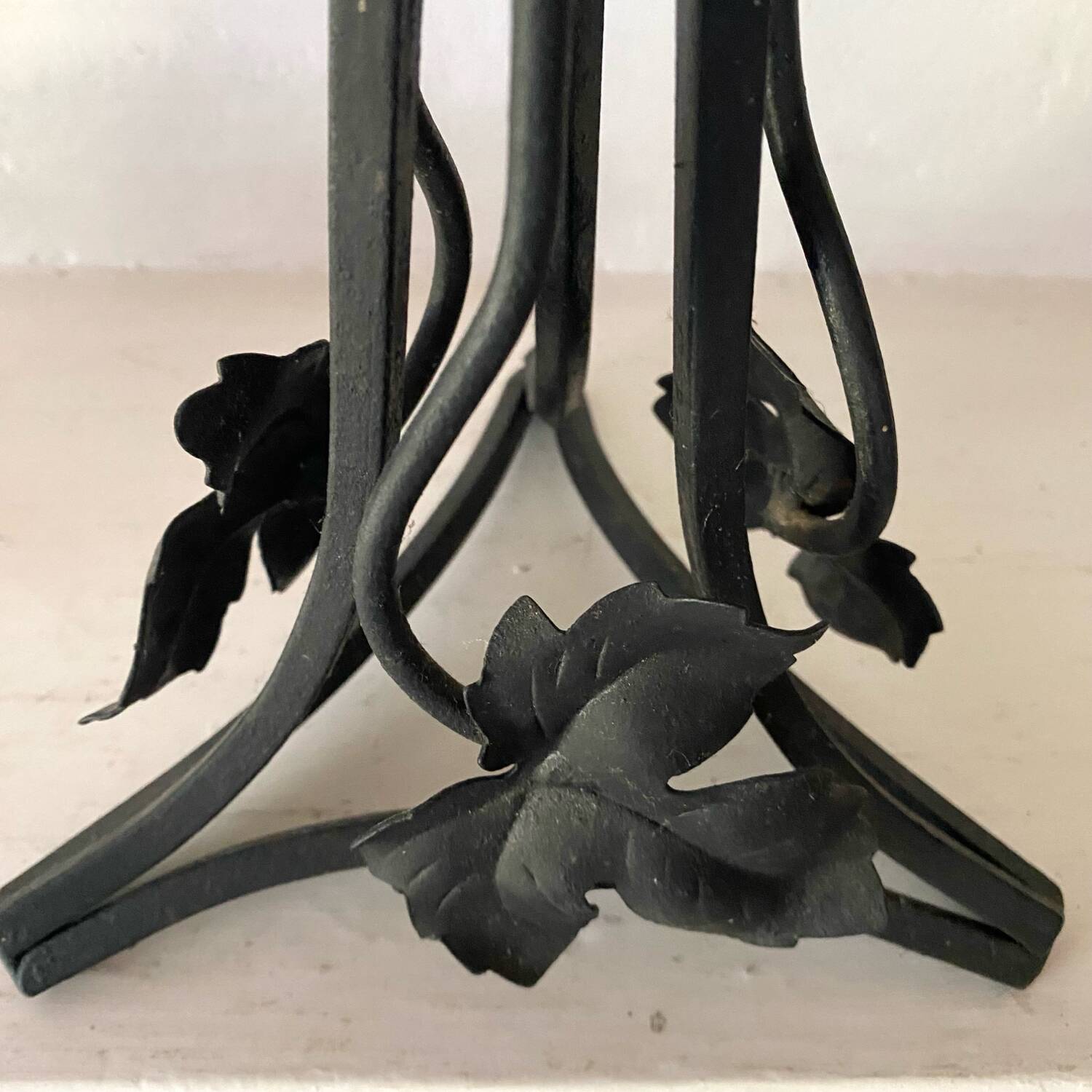 Retro wrought iron and pearl lamp