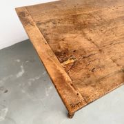 Table, drapière en noyer, XIXème s.