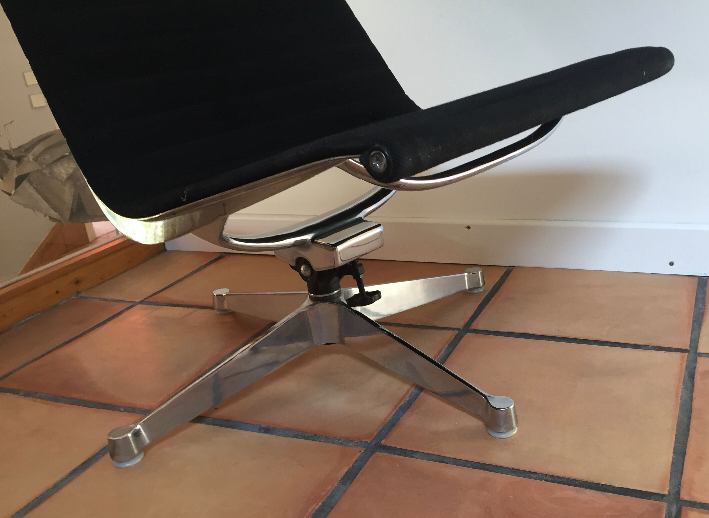 Ea116 Lounge Chairs And His Ottoman Ea125 Charles And Ray Eames For Herman Miller -