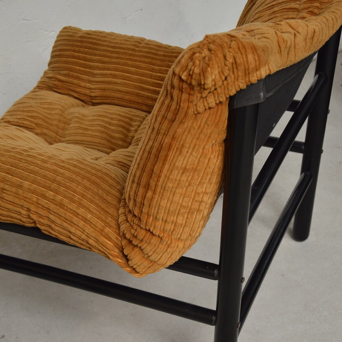 Paire de fauteuils avec coussins velours