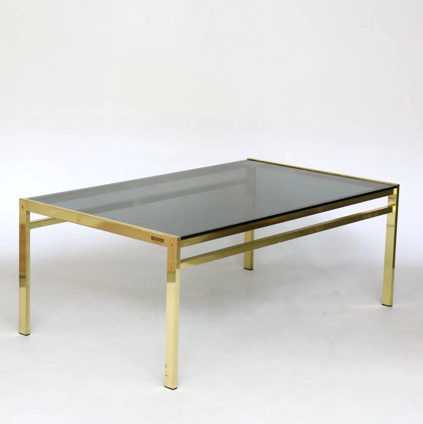 Table basse en verre et métal doré