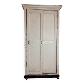 armoire ou placard d'atelier en bois peint époque fin XIXeme