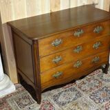 Chest of drawers late eighteenth in light mahogany