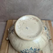 Grande soupière ancienne en terre de fer Creil et Montereau – Perruche