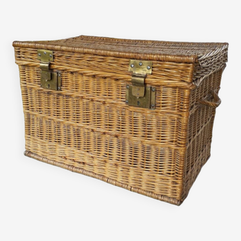 Large rattan trunk