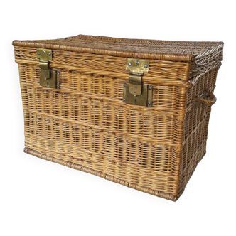 Large rattan trunk