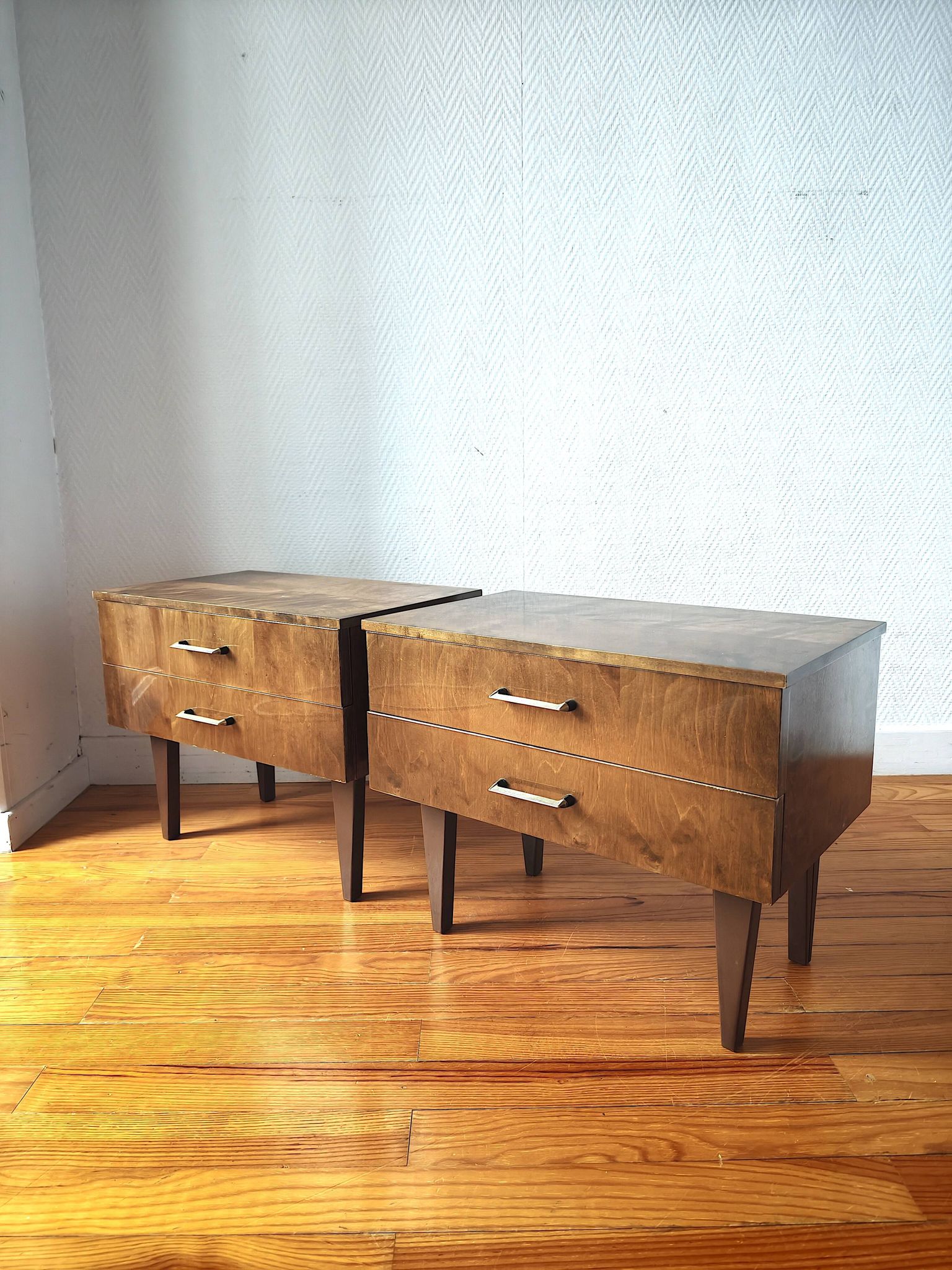 Pair of modernist bedside tables in veneered wood, 1950s-60s