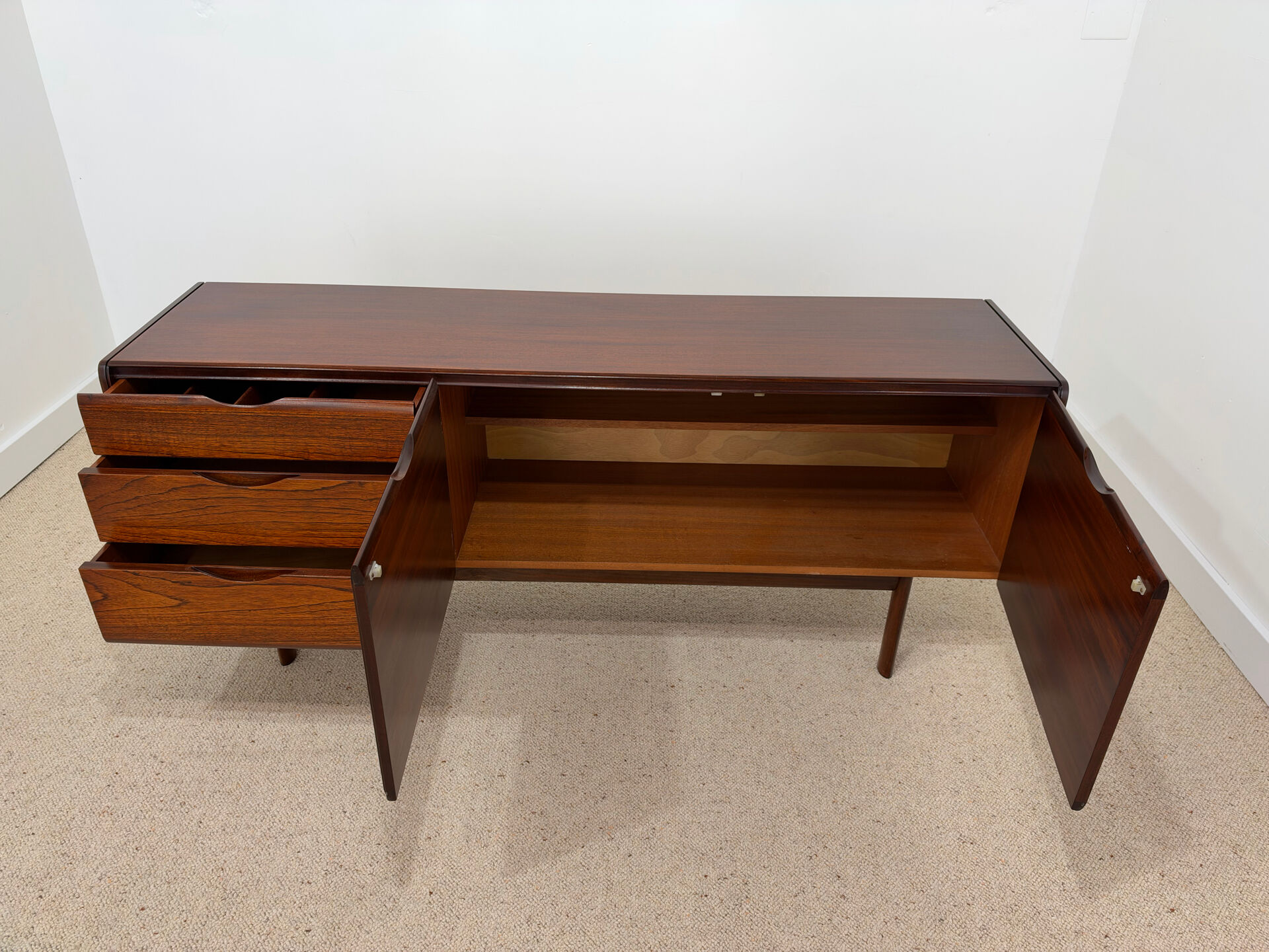 Enfilade in rosewood by White & Newton – 1960s