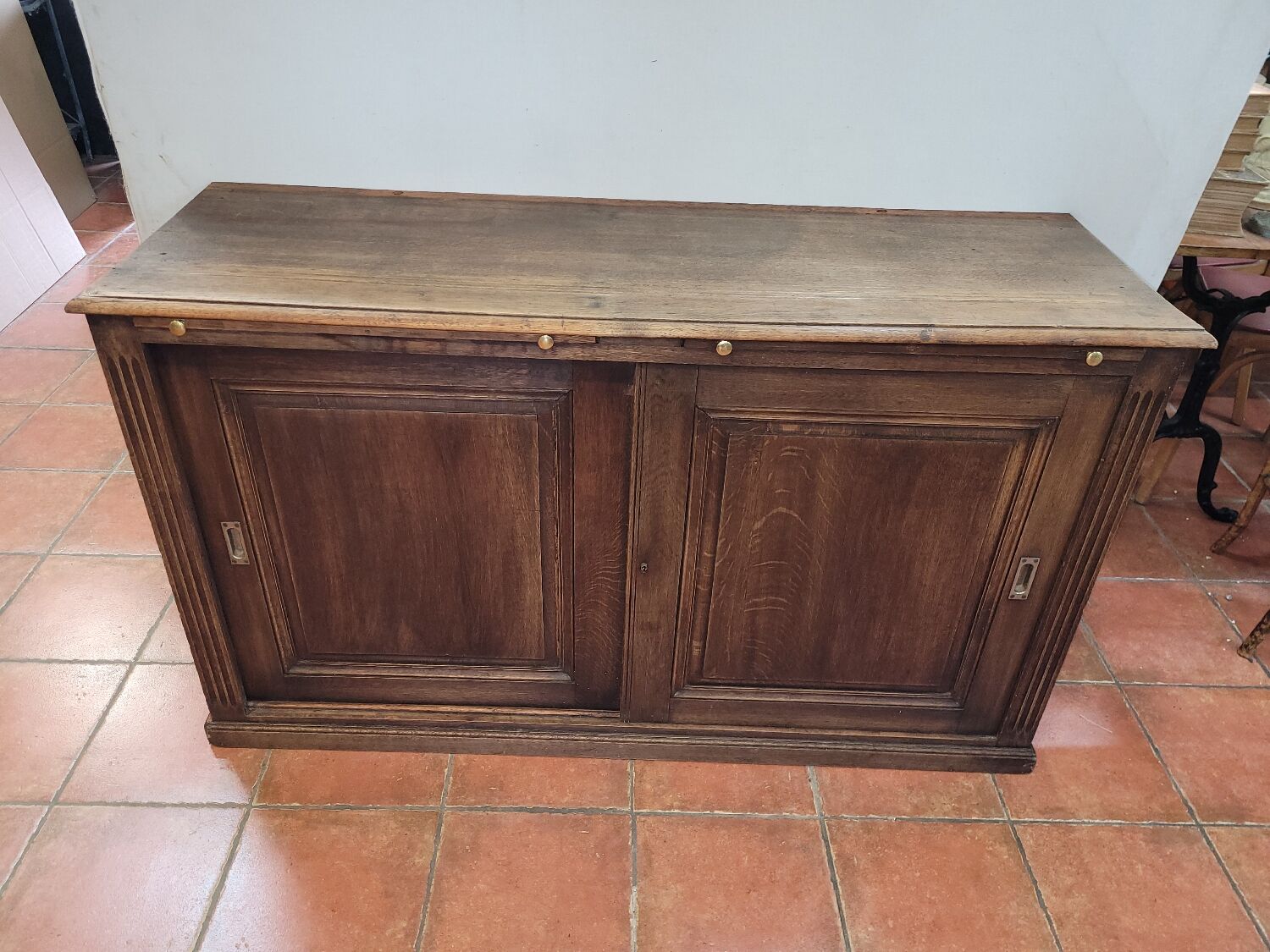 Craft furniture with sliding oak doors