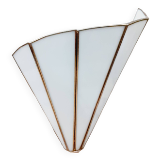 Fan-shaped wall lamp