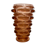 Vase en verre rose