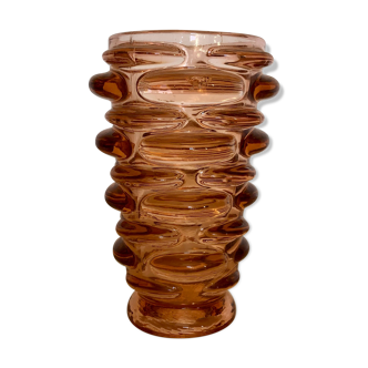 Vase en verre rose