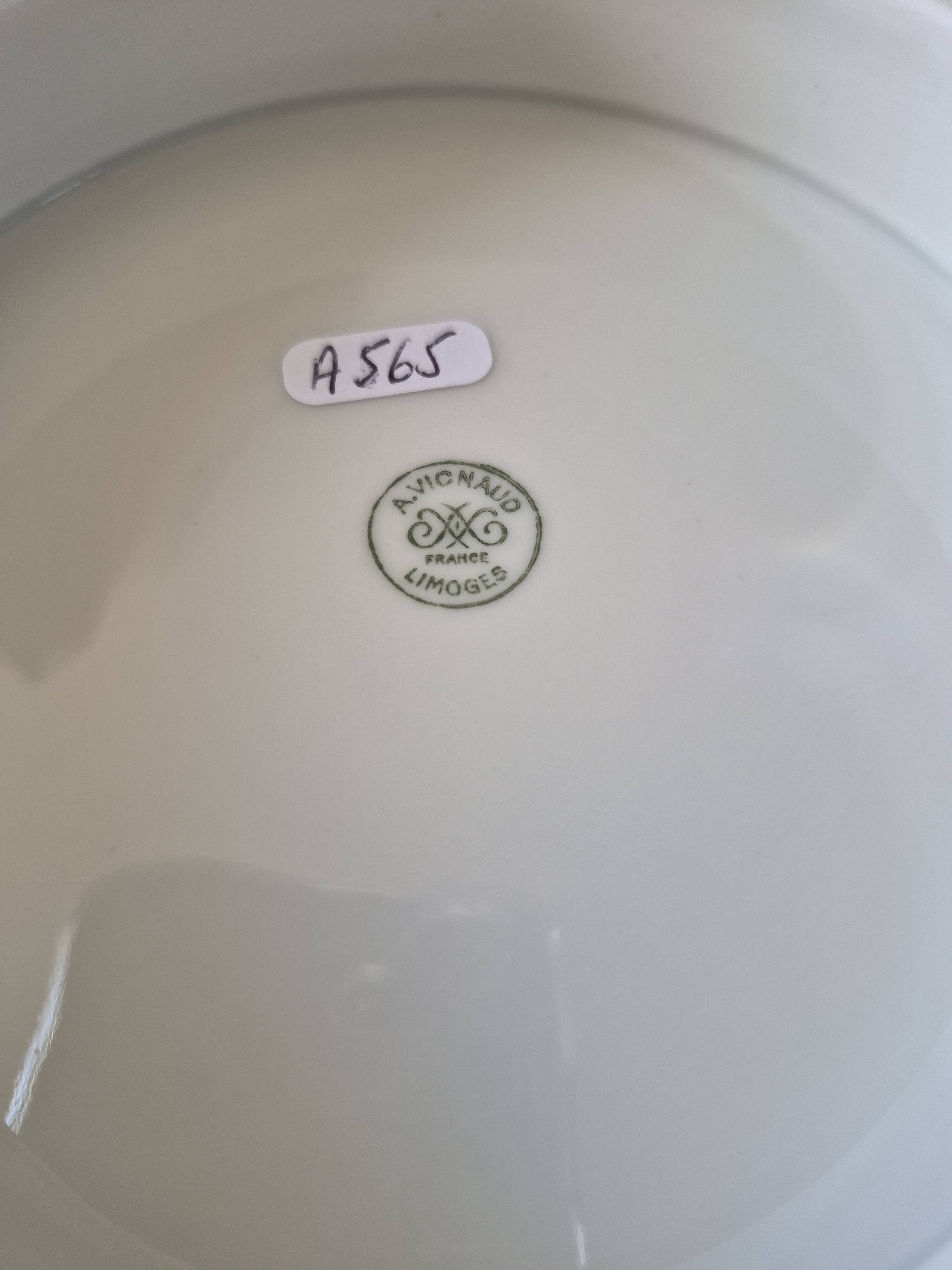 Dish on pedestal, Limoges porcelain, Albert Vignaud manufacture A565