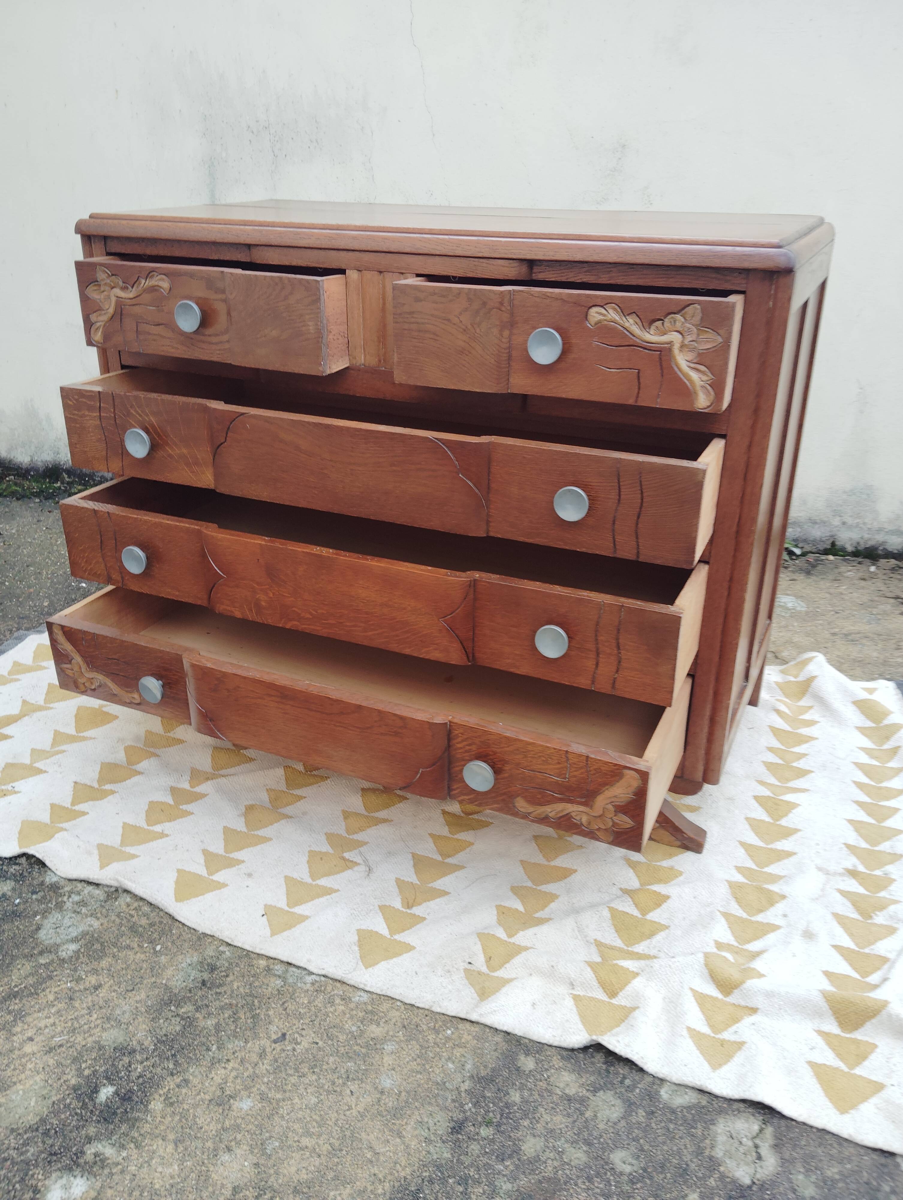 Art Deco chest of drawers