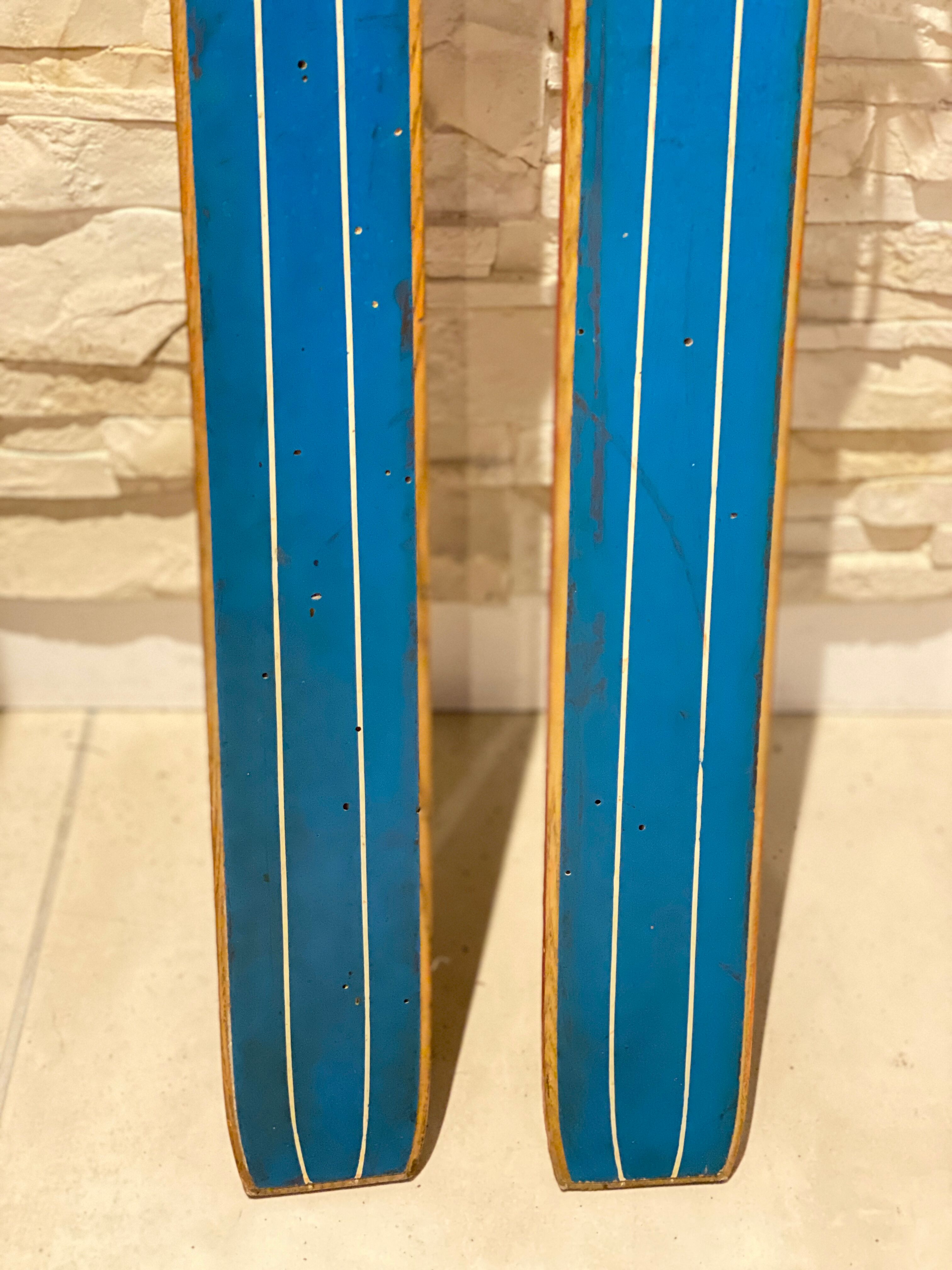 Paire de ski vintage en bois