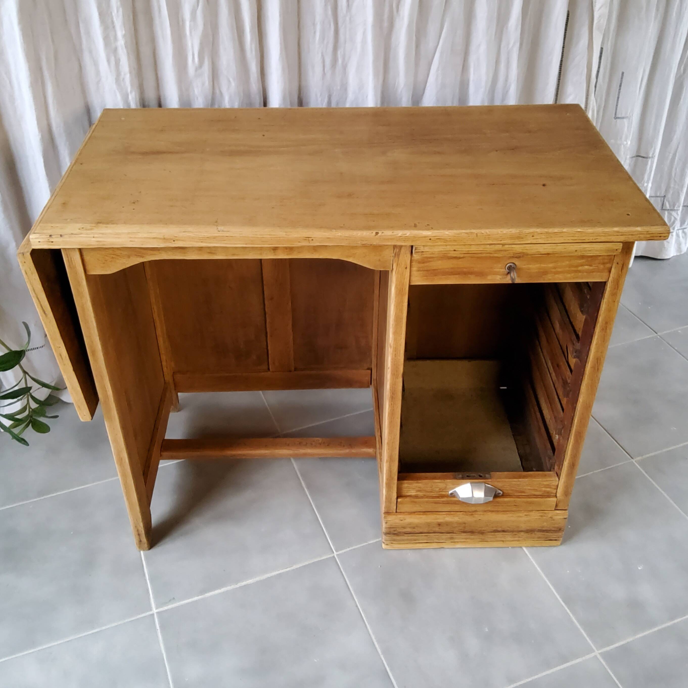 40s/50s desk with curtain