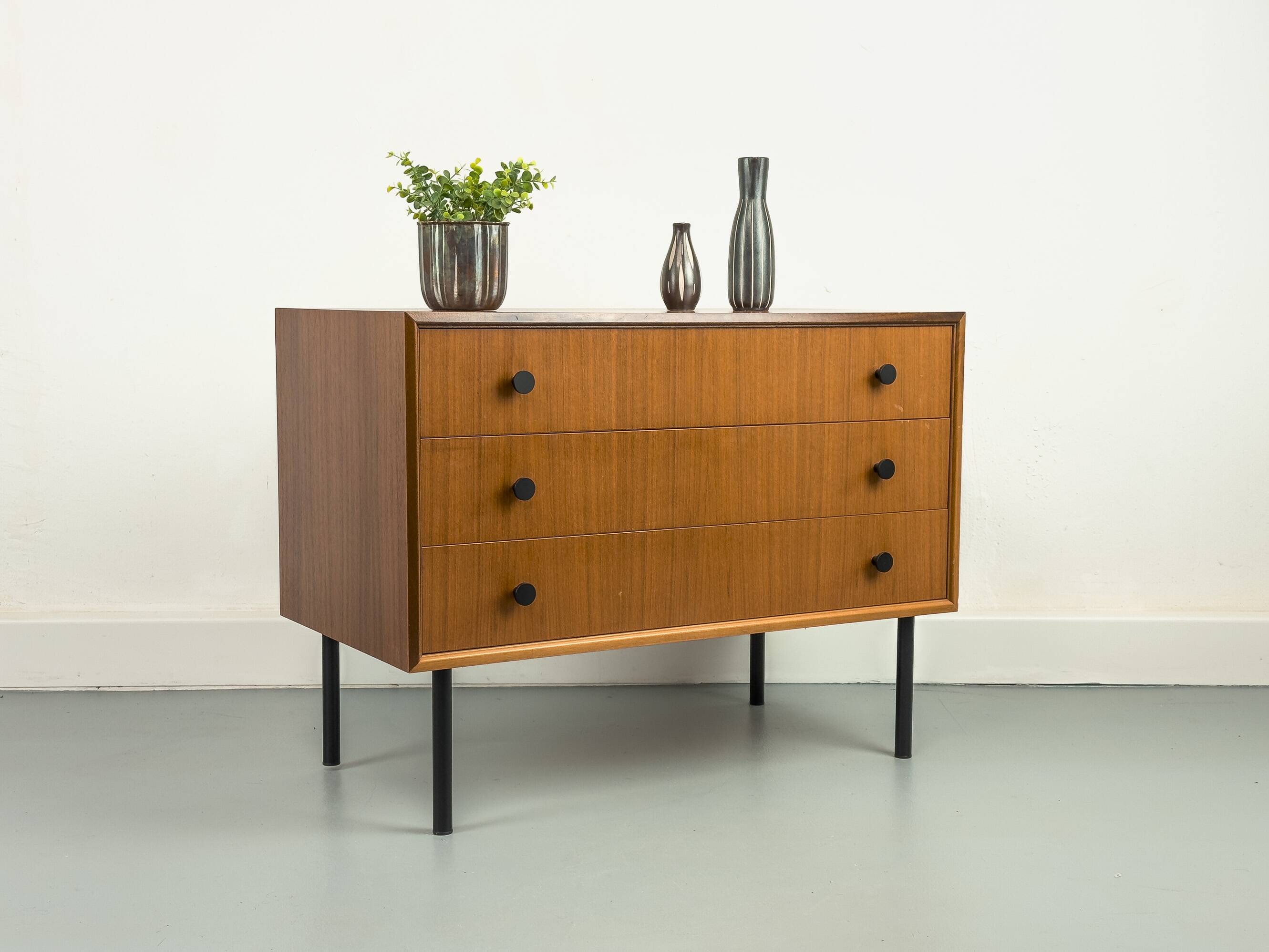 Commode à tiroirs en noyer de WK Möbel, années 1960