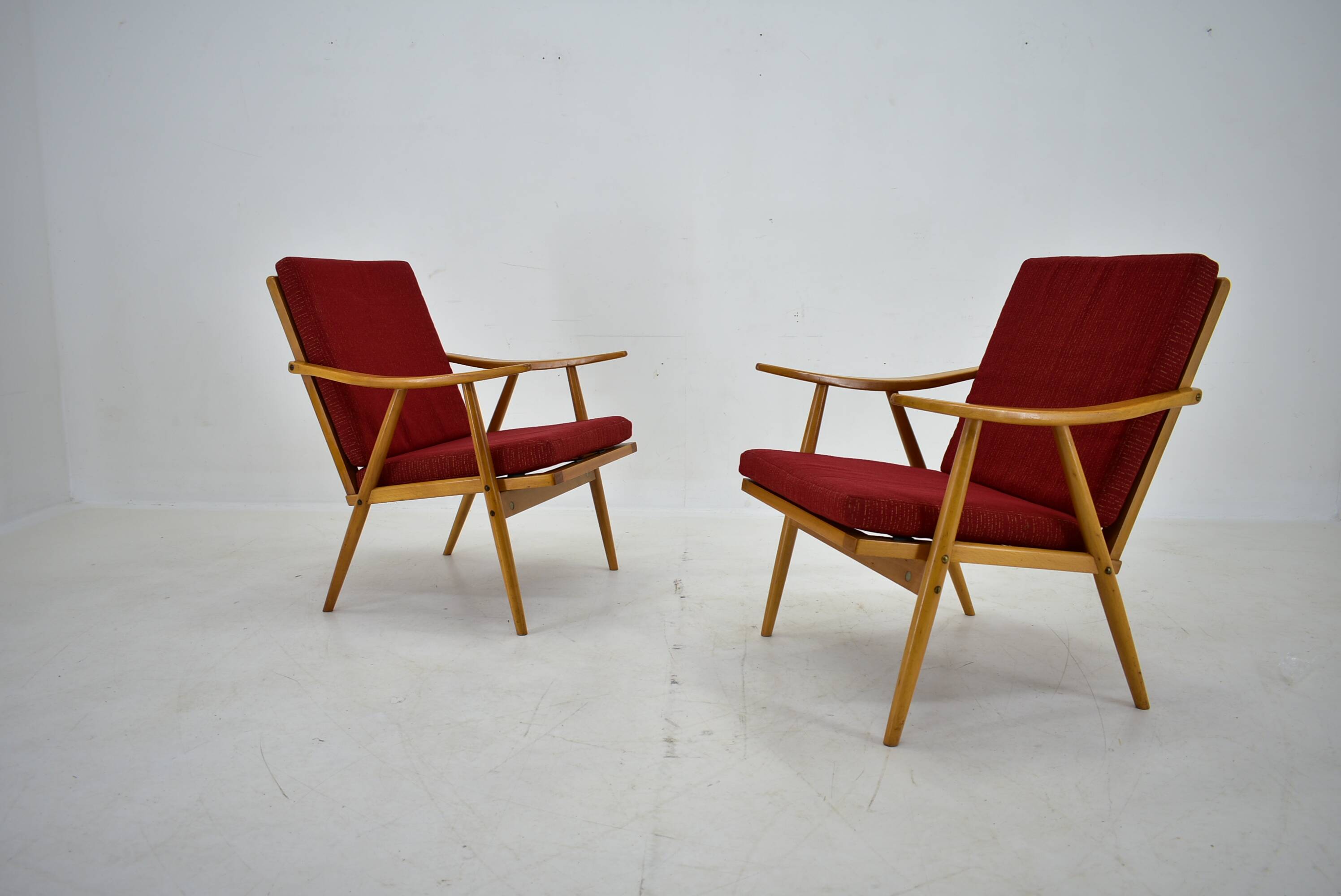1960s pair of Ton/Thonet beech armchairs, Czechoslovakia