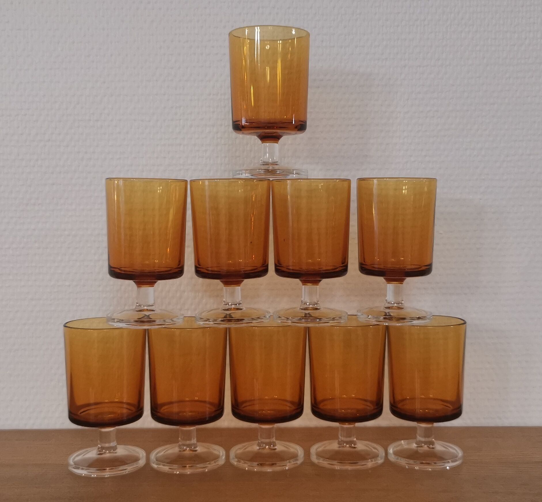 Lot 10 wine glasses Luminarc Cavalier amber