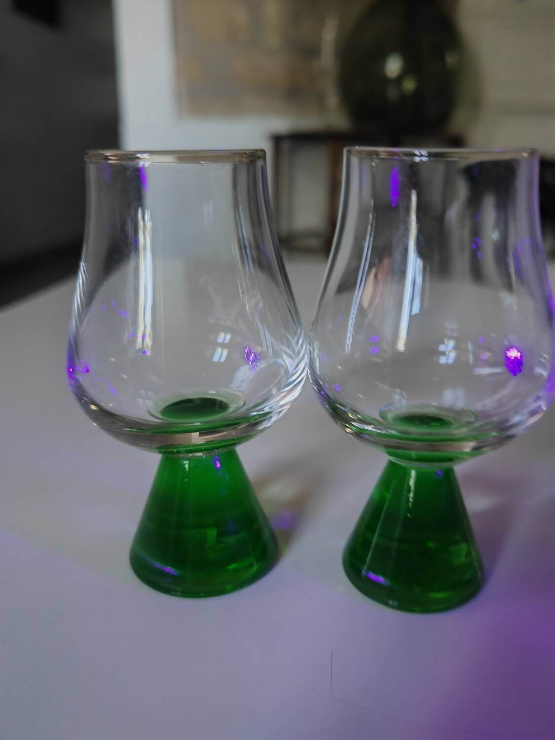 Glasses with uraline legs