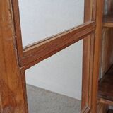 Armoire vitrée en bois