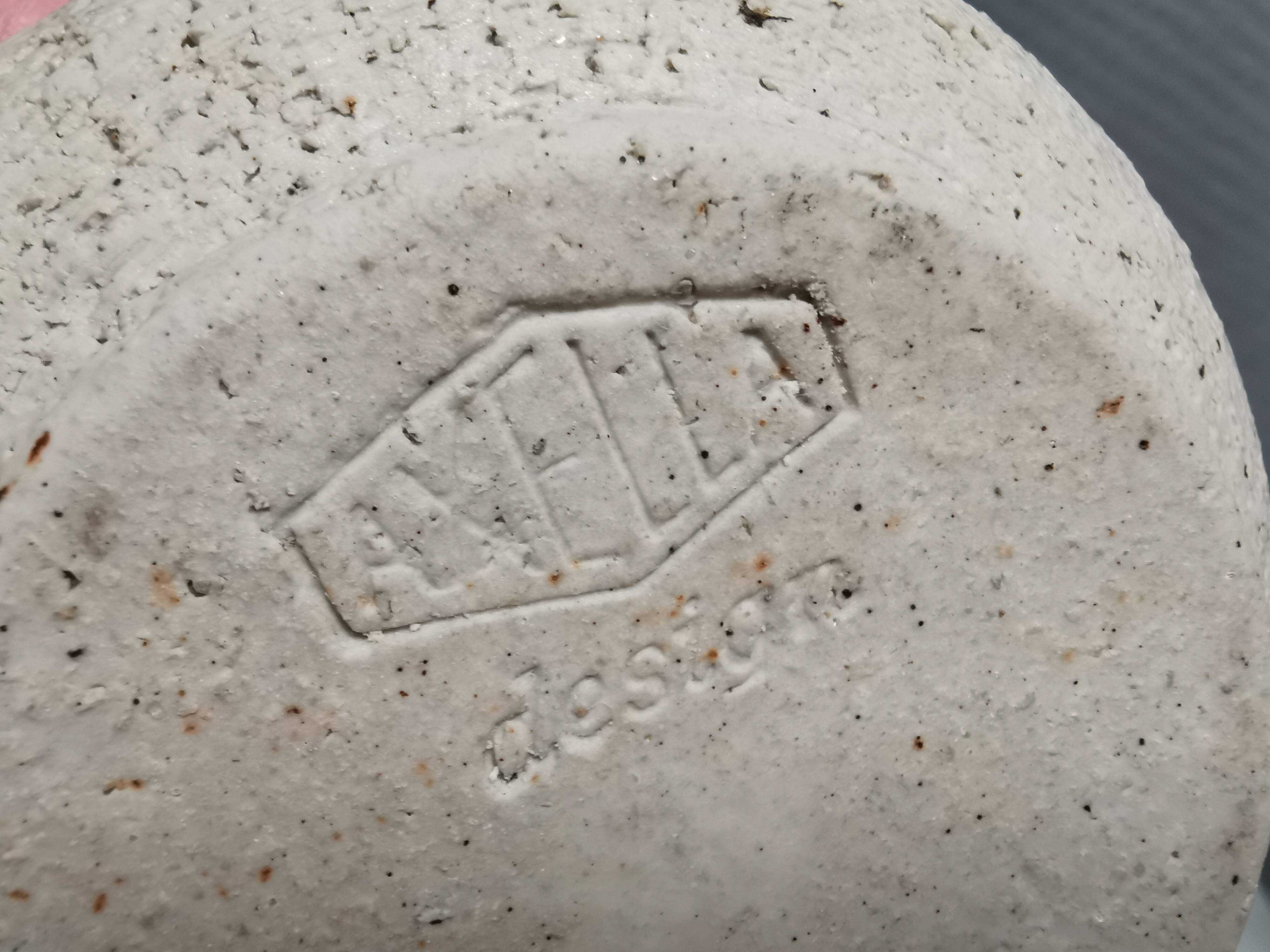 Small, delicious vase by Axel Larsen Denmark 70s for his own company AXELLA