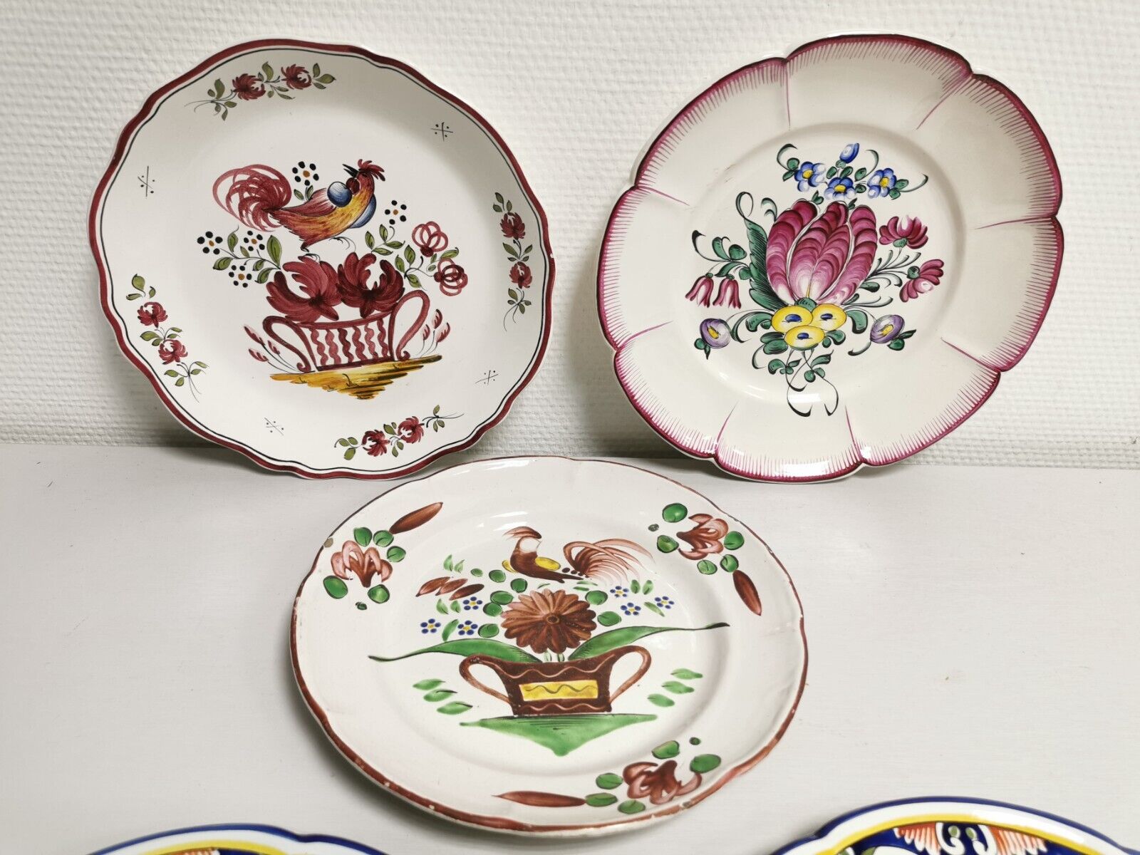 Collection of 5 plates in Faience, décor Strasbourg, Rouen .....