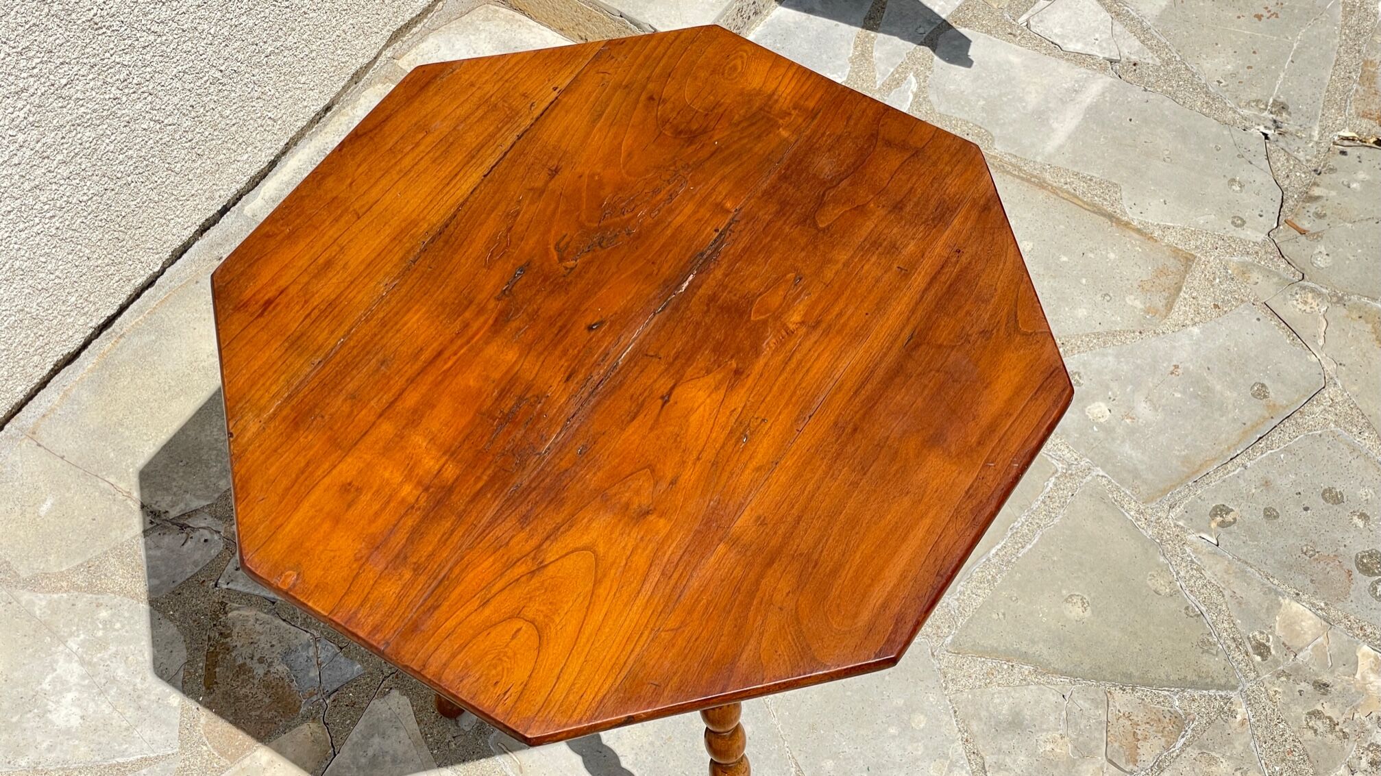 Table old legs tripod and turned wood