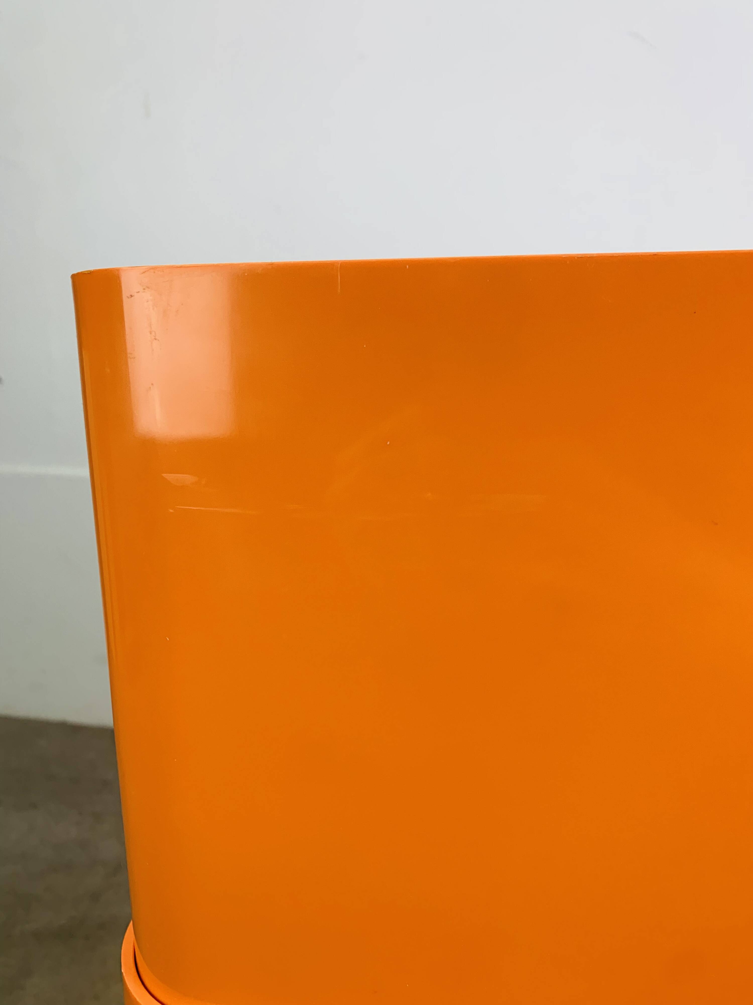 Flair dessert for Prisunic in orange plastic, seventies.