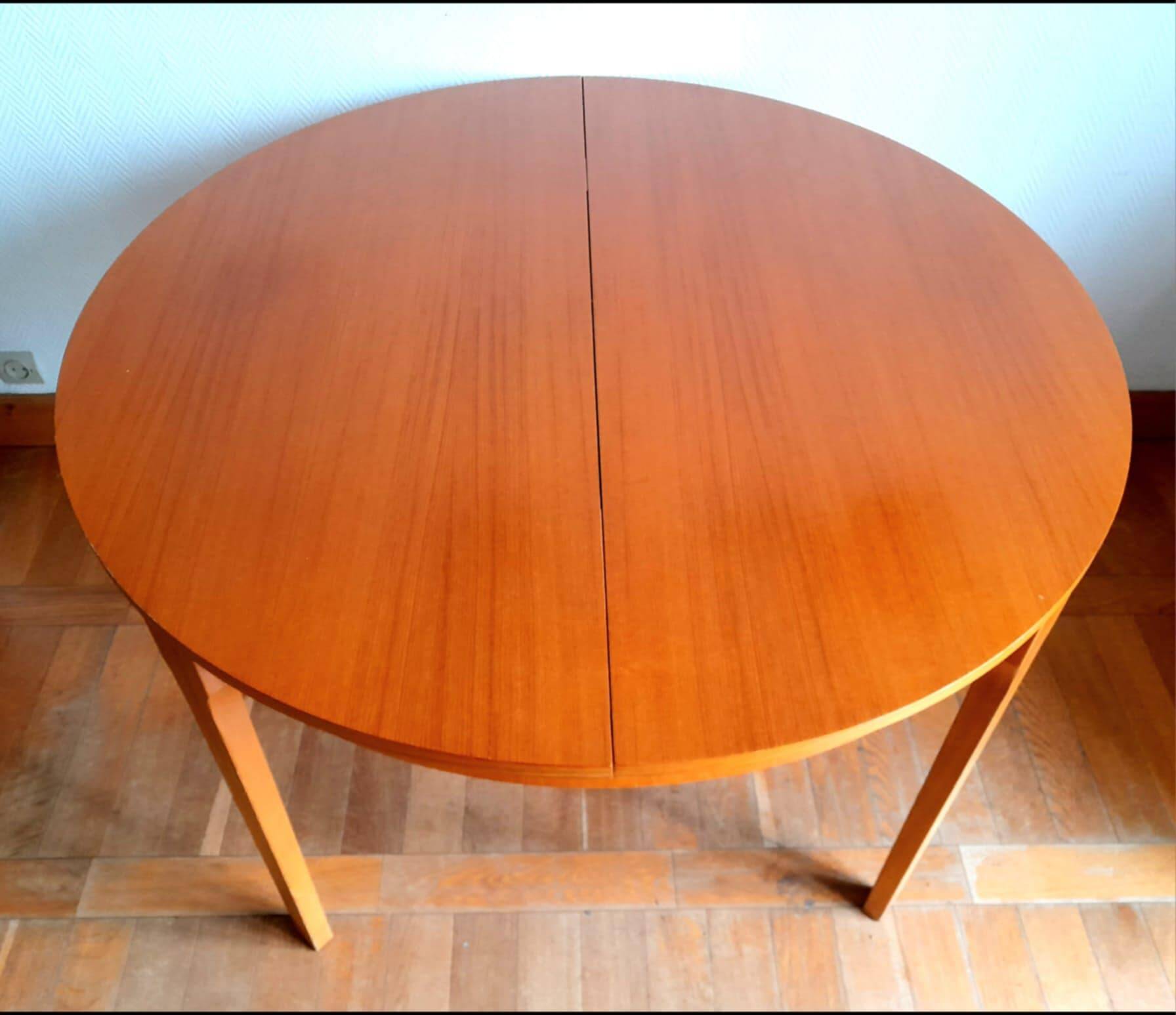 Danish extendable round table 1960