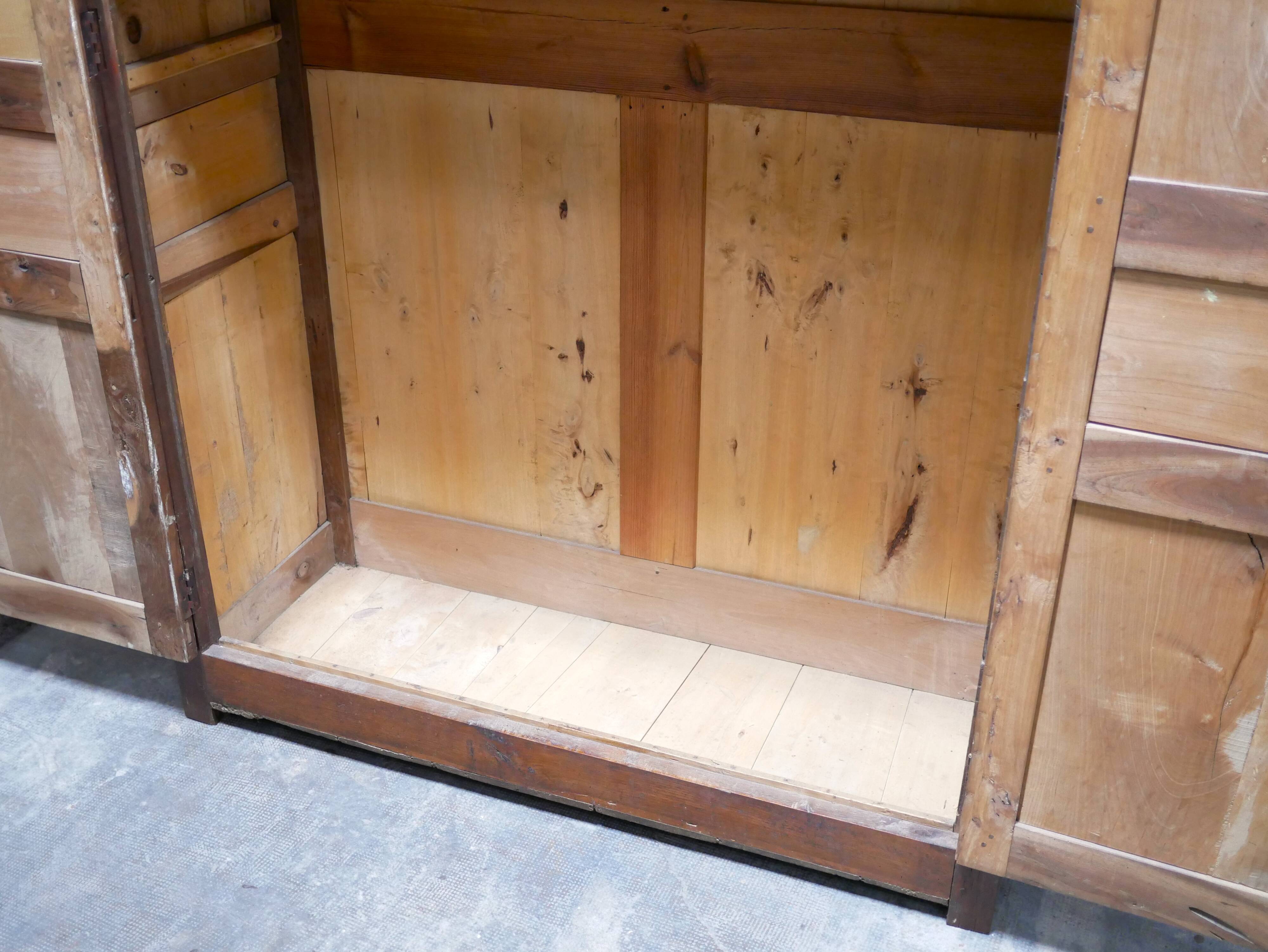 Armoire penderie ancienne en bois