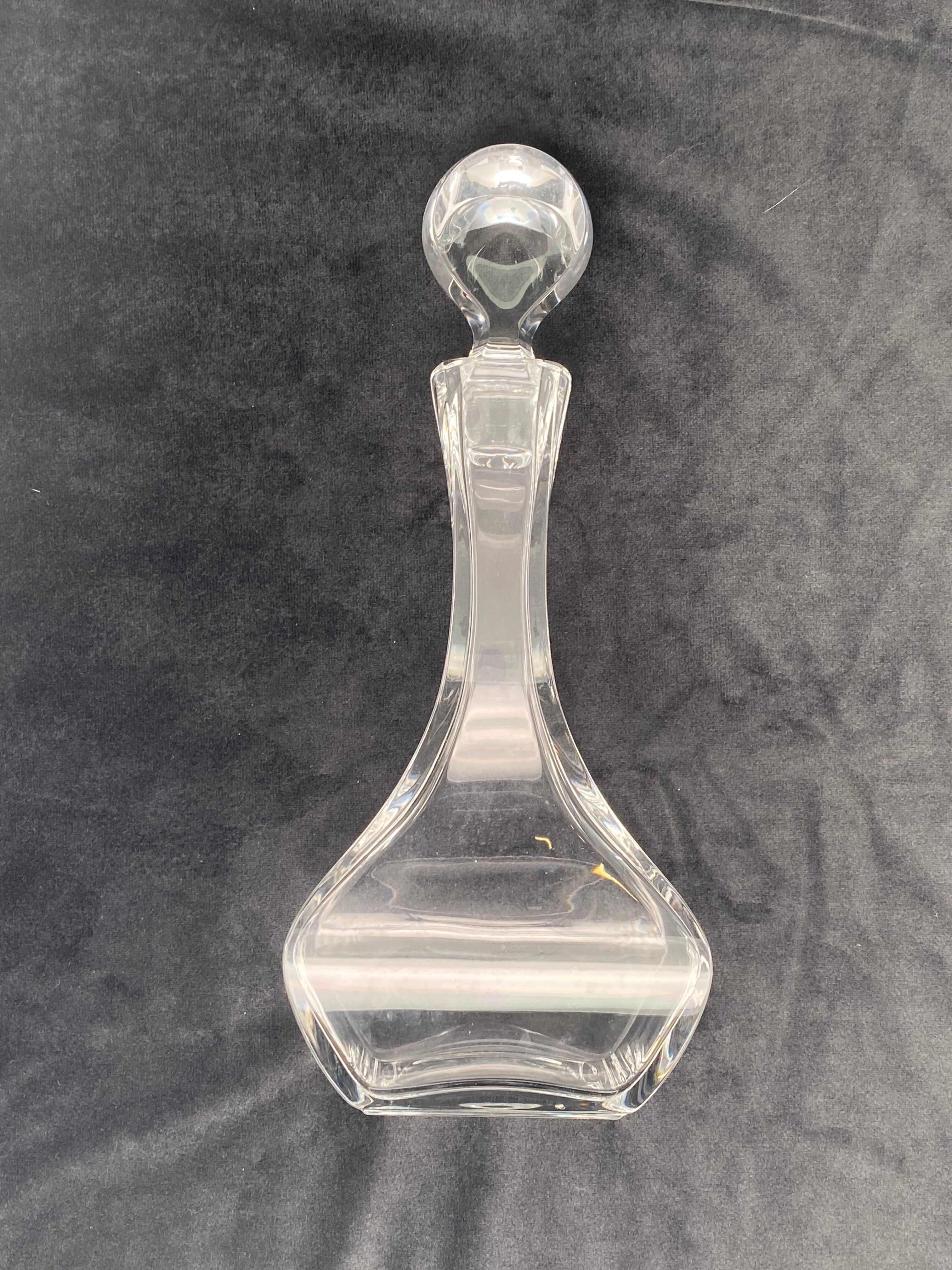 Glass decanter with stopper