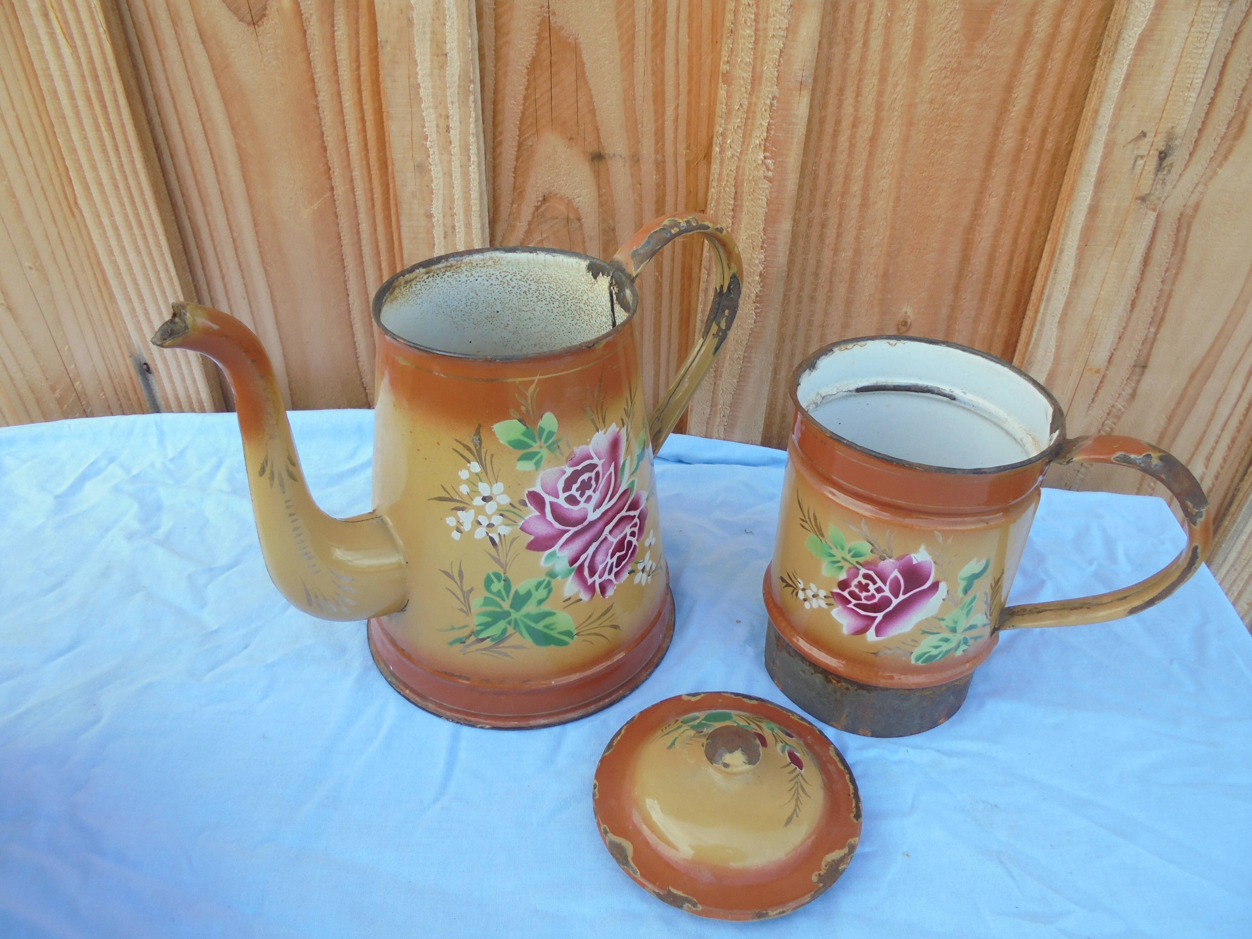 Enamelled cafeite floral decoration