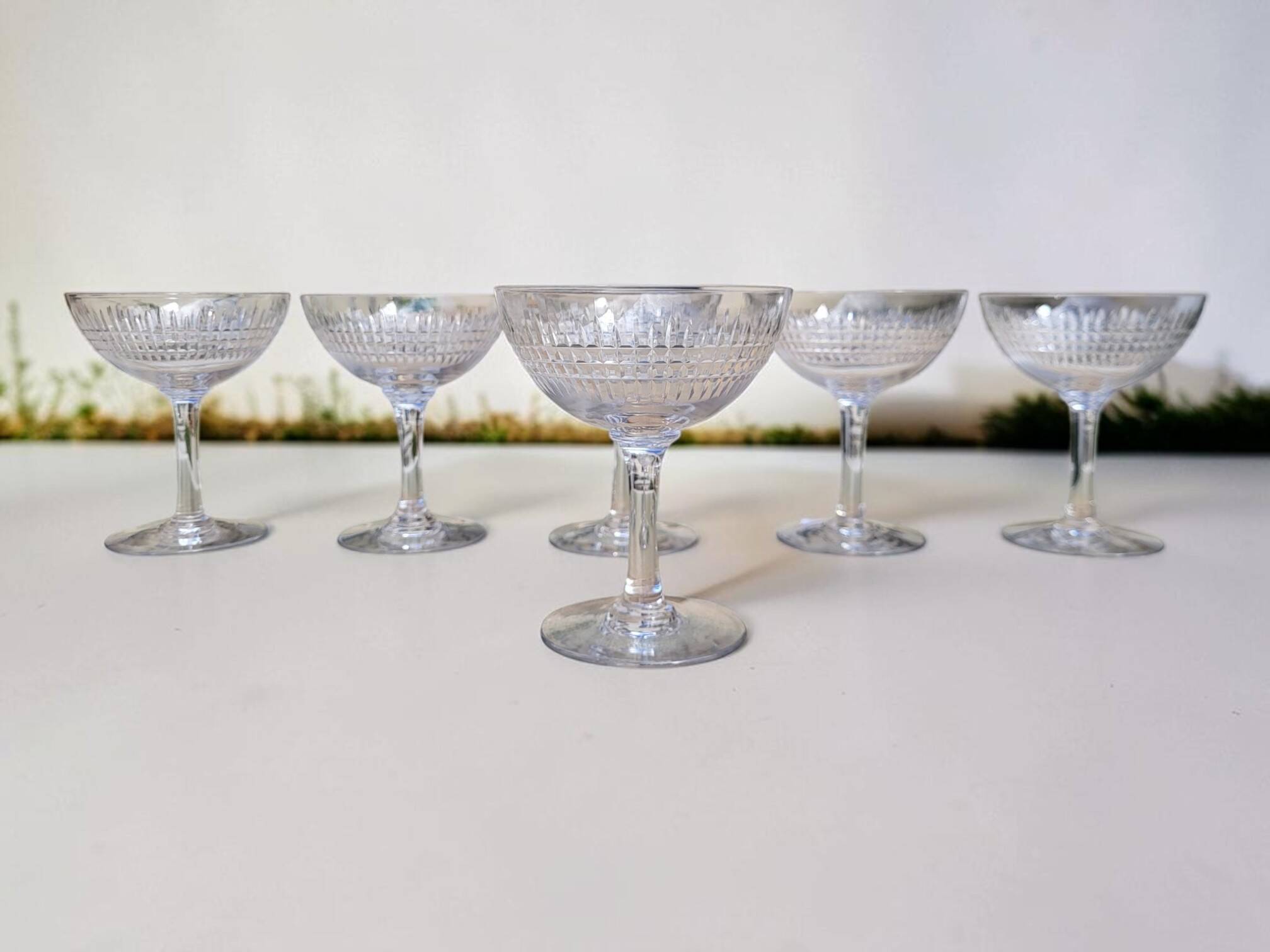 6 crystal champagne coupes Baccarat / Nancy