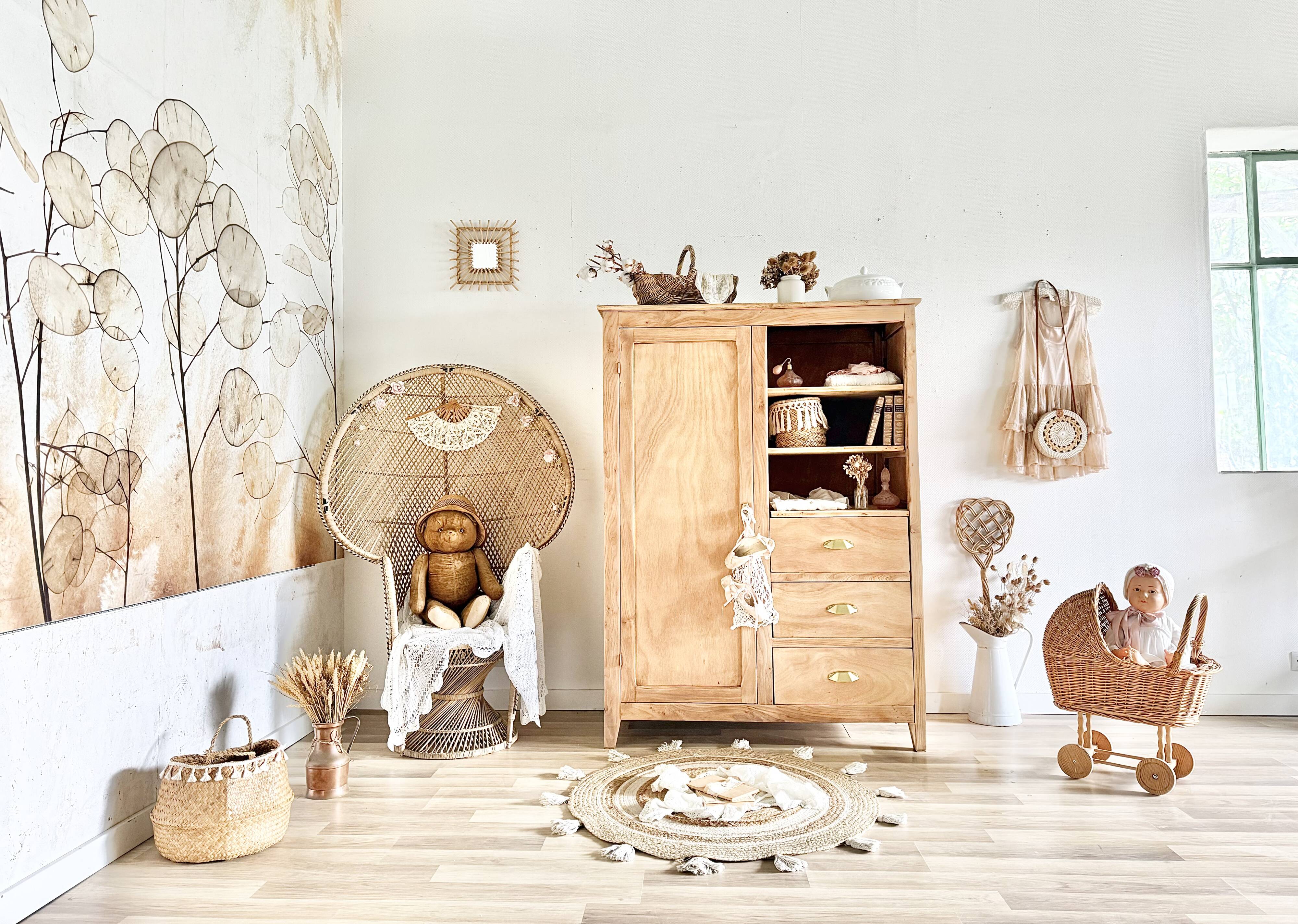 Asymmetrical Parisian wardrobe