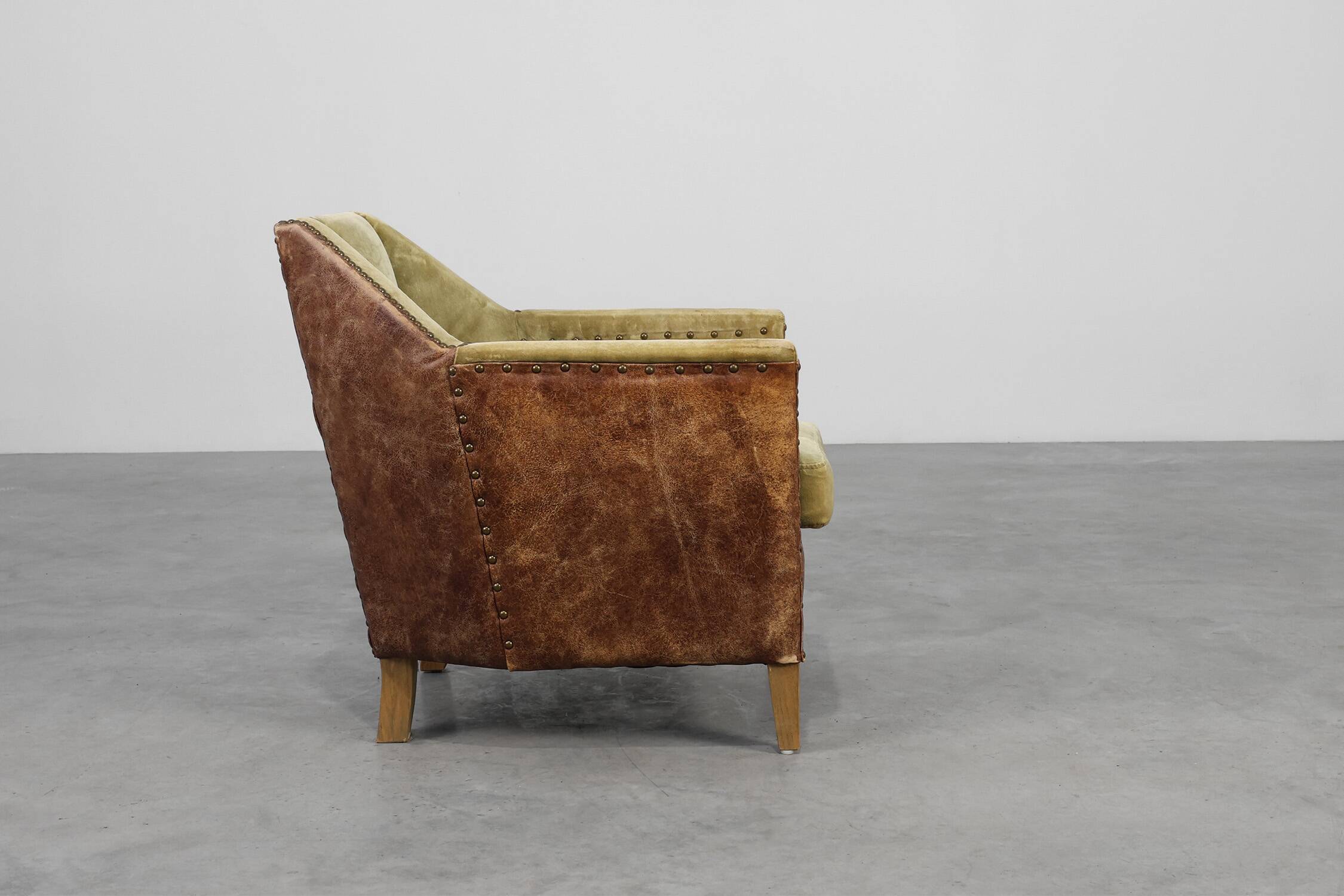 Ensemble de 2 fauteuils Art Déco en placage de noyer, France années 1930