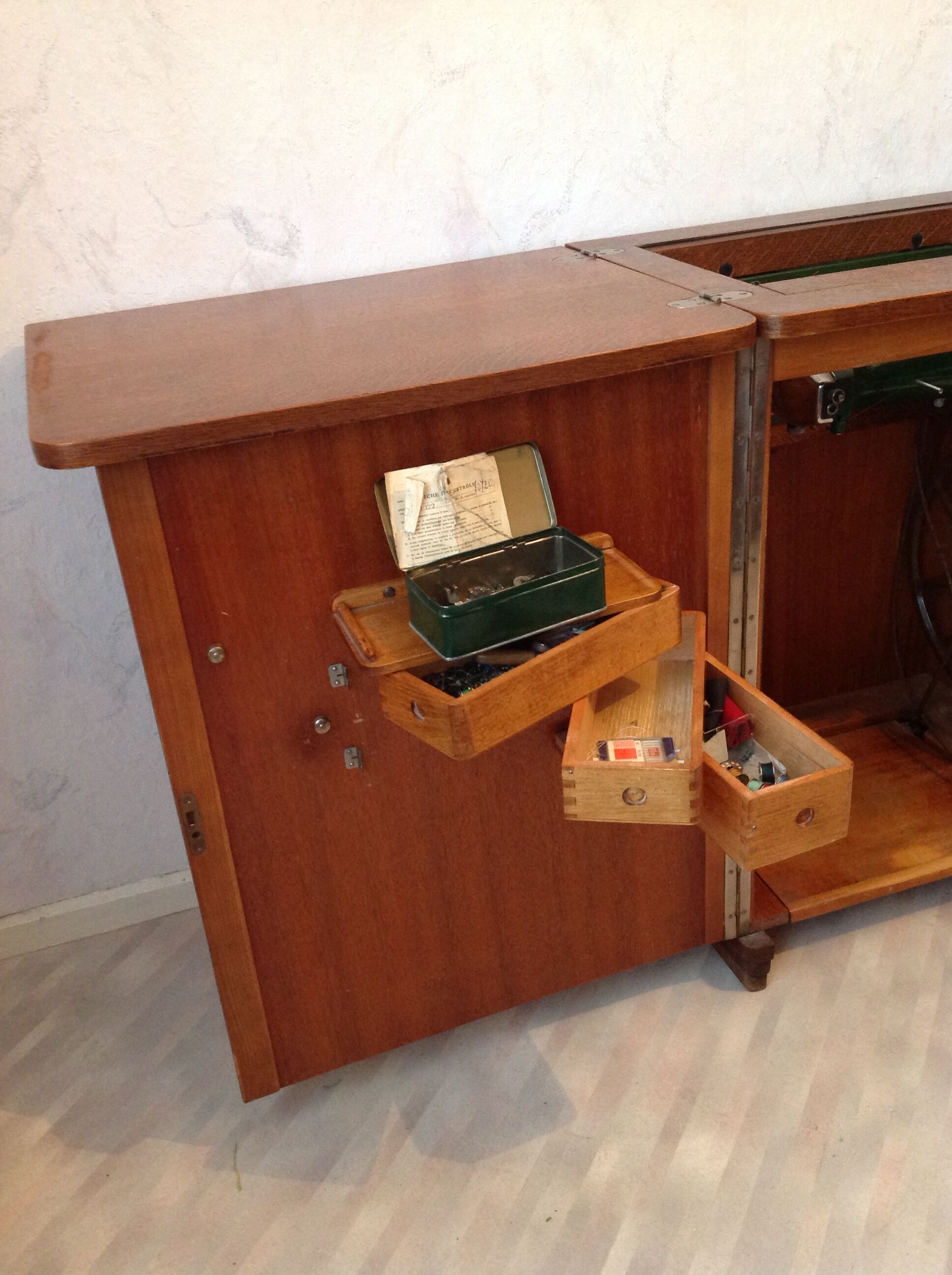 Furniture with Minerva sewing machine / vintage 50s-60s